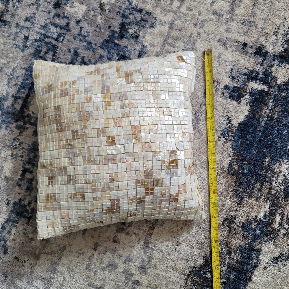 Decorative pillow
